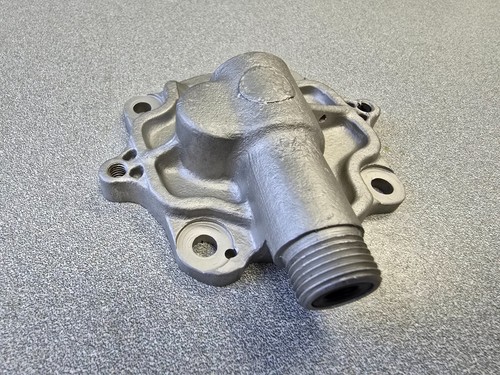 MUY BONITA CUBIERTA DE BOMBA DE ACEITE ORIGINAL USADA PORSCHE 356A PARA TACH DRIVE NLA - Imagen 4 de 6