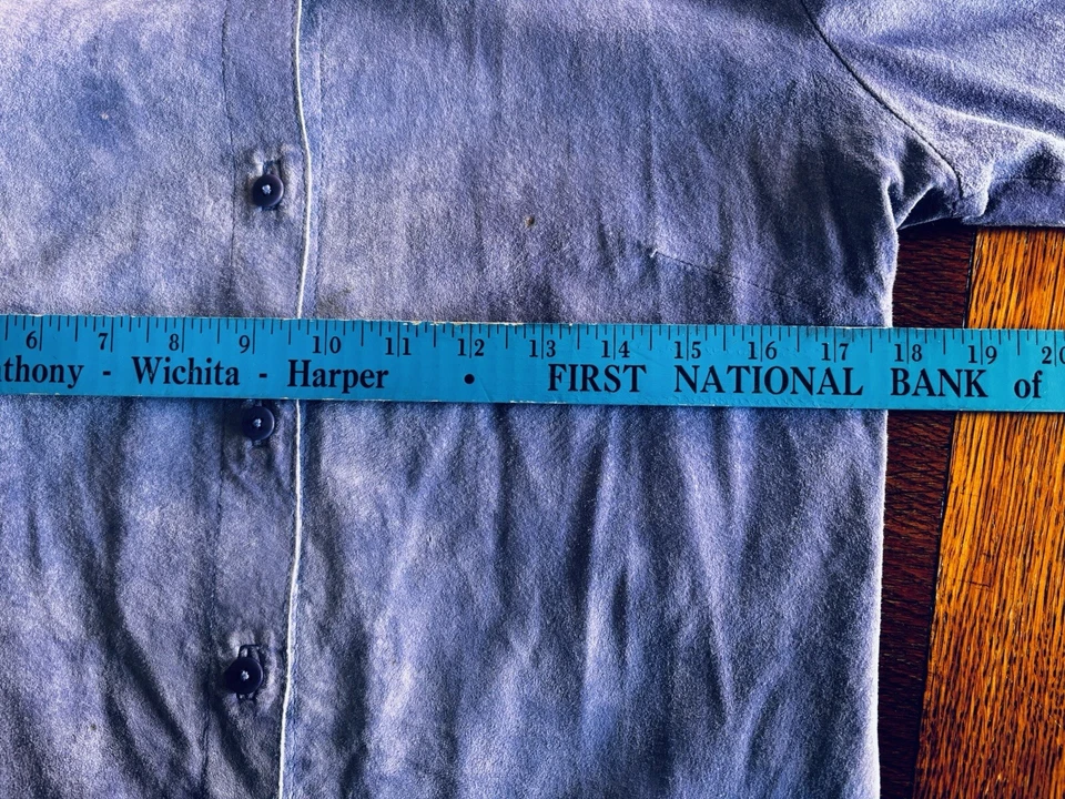 camisa de cuero gamuza lavanda Foto 3 de 4