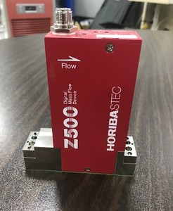 Contrôleur De Débit Massique Horiba STEC Z500 - 300 SCCM H2, Lot De 2, Neuf (modèle SEF-Z514MGX)