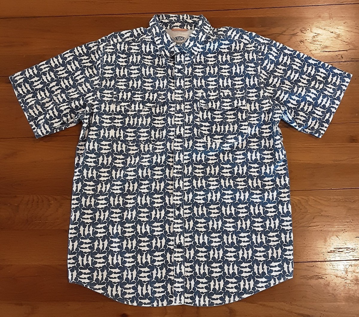 AFTCO Shirt Mens Large Blue Button Up All Over Fish Print Pockets