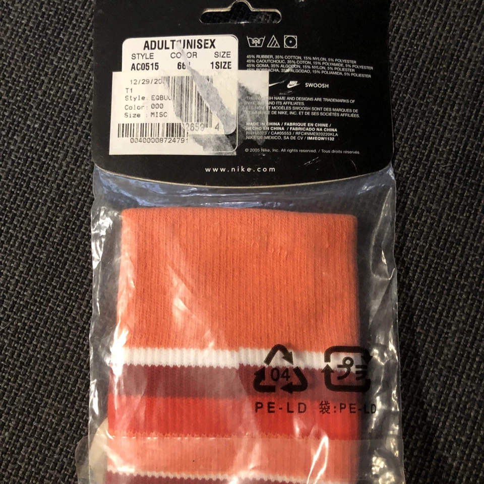 NEW Nike Wristband with inside pocket Running Hiking Cycling - Image 4 of 4