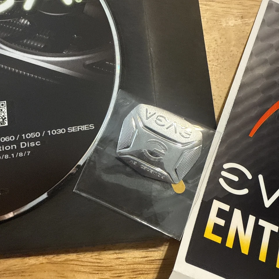 TARJETA GRÁFICA EVGA GUÍA DEL USUARIO Geforce gtx serie 10/900 con disco de instalación dvd Foto 3 de 4