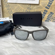 Oakley Holbrook Polarized Sunglasses Wood Grain Frame Silver Mirror Lens UV400