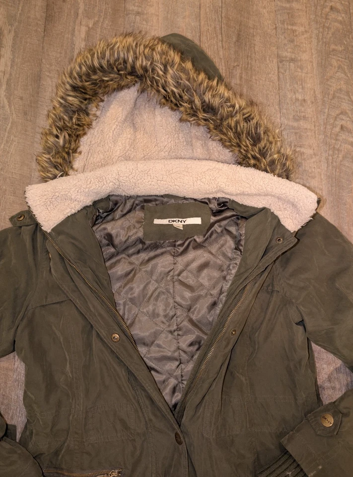 Parka DKNY para mujer talla M, verde imitación piel ribete anorak cremallera completa Foto 4 de 4