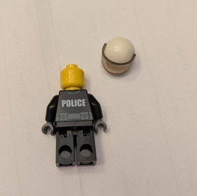 LEGO cty0230 Minifigure Town City Policeman Helmet Gold Badge 3658 Helicopter
