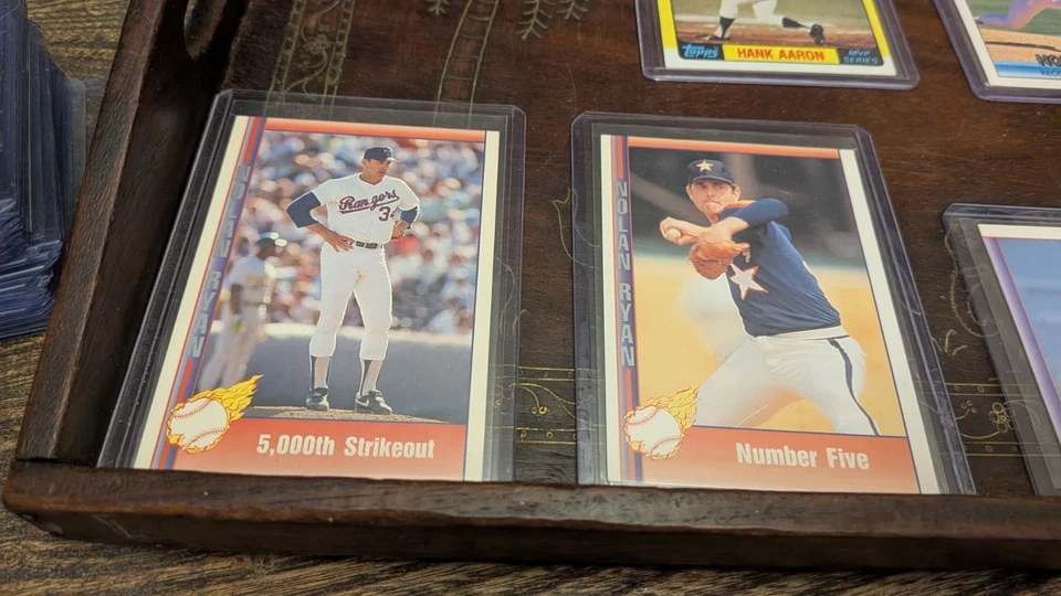 Lote de tarjetas de béisbol Nolan Raynd y Hank Aaron -6 en total. 5 Nolan Ryan 1 Hank Aaron Foto 2 de 4