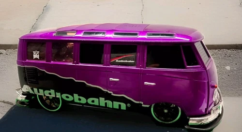 Maisto Urban Ridez R/C VW Samba Bus with Remote Control No Original Packaging - Picture 2 of 12