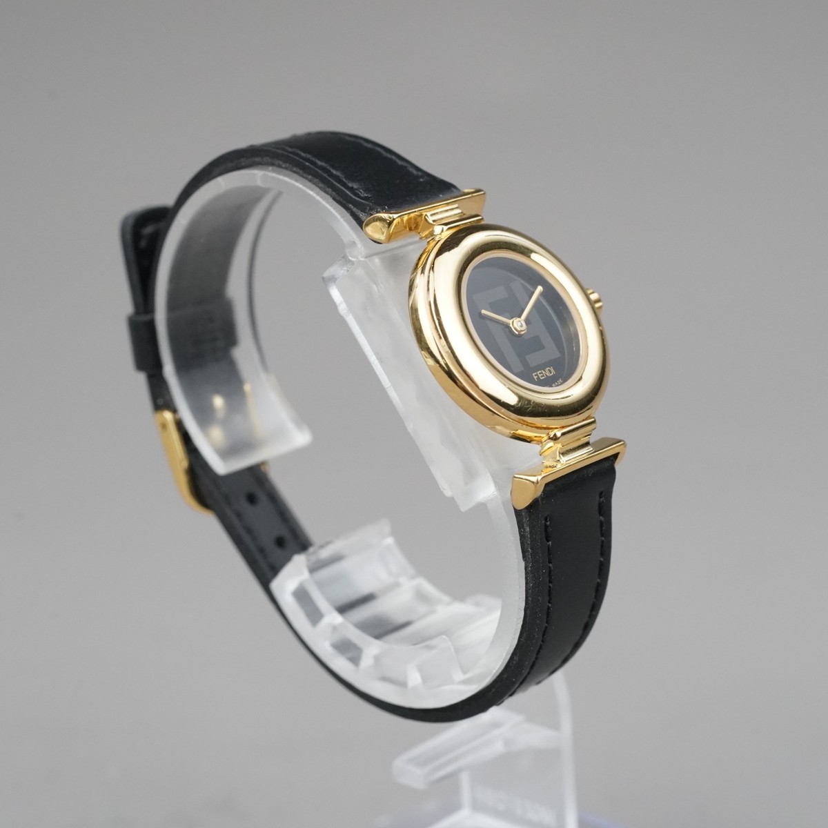 正規品【新品電池】FENDI 320L/動作品 ローマン 人気モデル ギョーシェ FENDI Women's Watch 320L 23mm Vintage New Battery New Leather Band