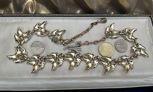 Vintage Mid Century Jewelcraft Signed Enamel & Gold Tone Linked Section Necklace - Picture 7 of 13