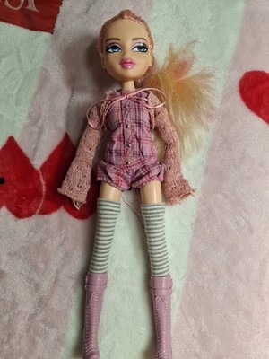 Bratz Cloe Fashion Doll 2001 Original Outfit MGA