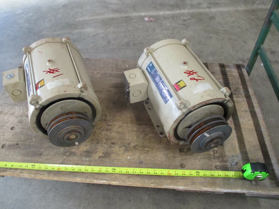 Motor de CA GE 5KS213AD206B 213T 7,5 hp 3 ph 1750 rpm Foto 4 de 4