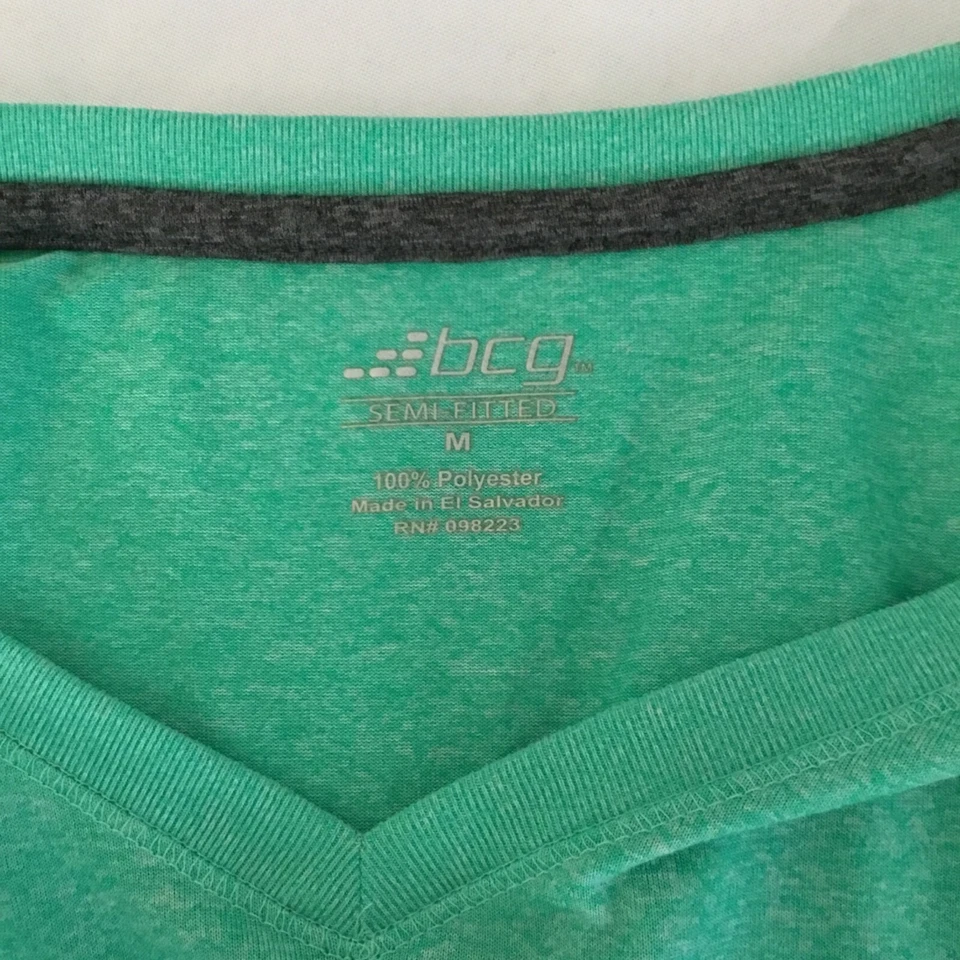 Camiseta manga curta gola V BCG feminina tamanho M slim fit - Imagem 3 de 3