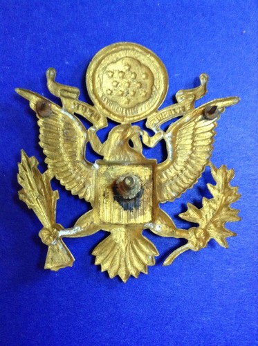 U.S.. Military Hat Badge- Eagle WW2 ? - Picture 6 of 8