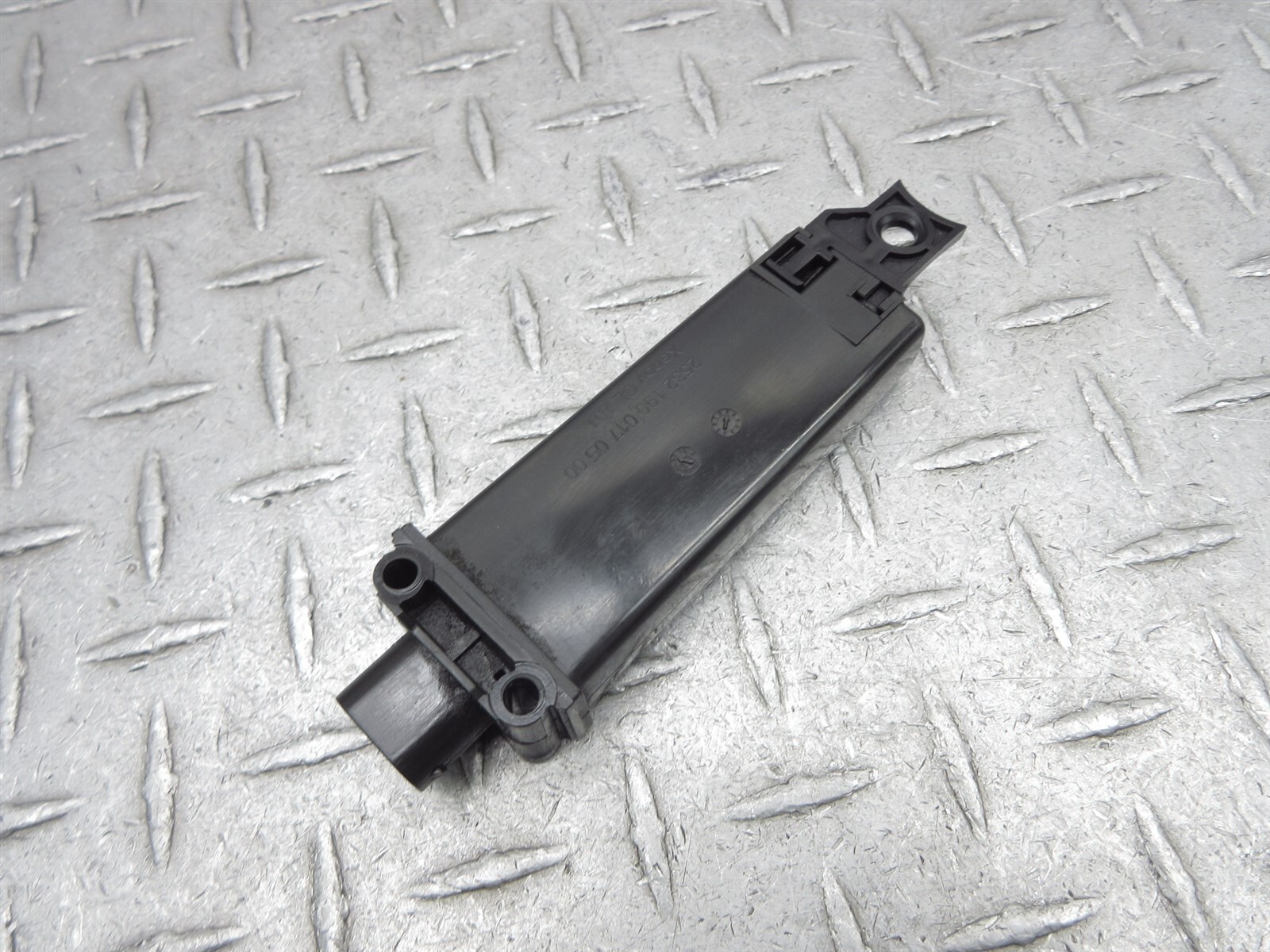 2008 Ferrari F430 Spider 239463 TPMS Tire Pressure Monitor System Antenna Unit