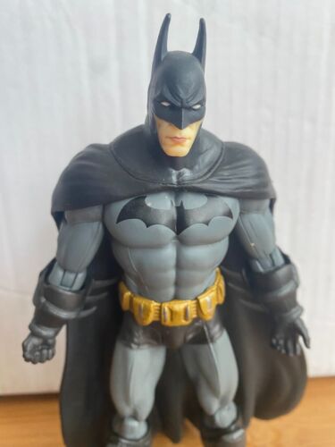DC Direct Collectibles Arkham Ciudad Serie 3 Batman Blanco Ojos Variante Figura - Imagen 4 de 5