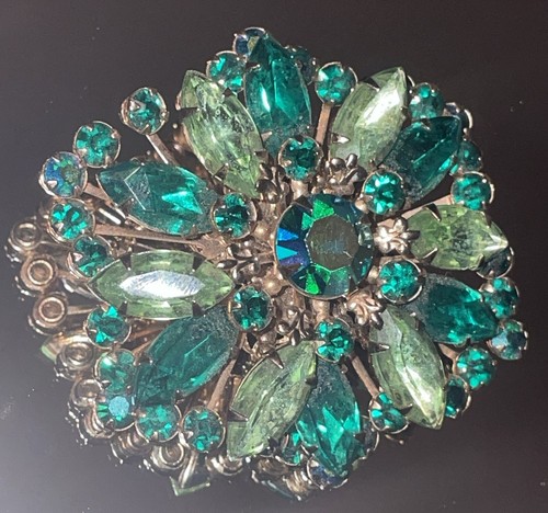 Vintage Green Rhinestone Snowflake Pin Brooch Riveted Back Gold Tone - Picture 11 of 11