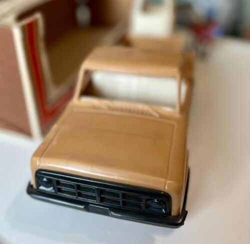 Vintage Gay Toys Ranch Set - Rough Riders Pickup Truck, Horse Trailer, Horse - Picture 9 of 24