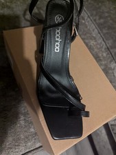 Ladies Boohoo Toe Post Heel Sandels Black Size 5 New In Box