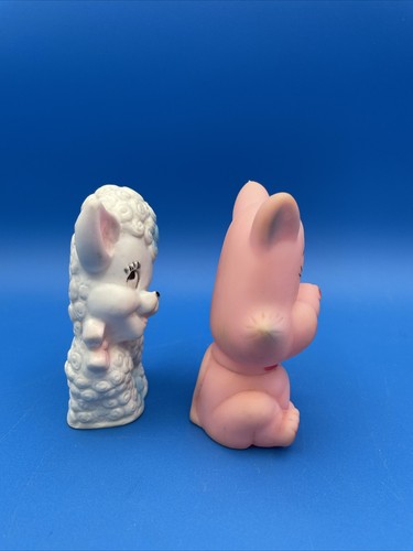 2 Vintage Squeak Baby Toys Vinyl Lamb Kitten Retro Kitsch Collectible Both Work - Picture 4 of 9