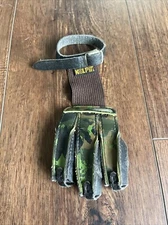 Vintage Kolpin Leather Archery Finger Tabs Camo