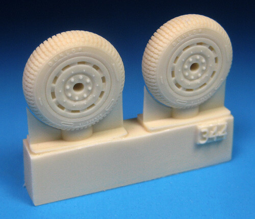 Barracuda BR-R48344 1/48 Sea Fury Main Wheels (Block Tread) - Picture 3 of 5