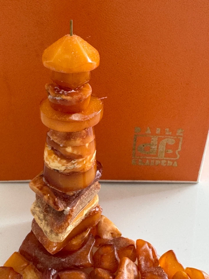 Vtg Baltic Amber White Butterscotch Stone Figurine Lighthouse 51g SOVIET 老琥珀 - Image 2 of 4