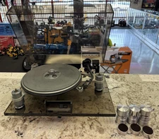 Oracle Delphi Turntable with extra parts! Not Working As Is For Parts. Nice!!