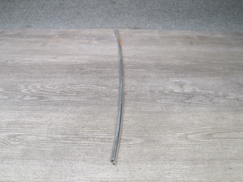 87-91 BMW E30 325i CONVERSÍVEL DIANTEIRO ESQUERDO E DIREITO UM CONJUNTO DE ACABAMENTO DE MOLDURA DE PILAR FABRICANTE DE EQUIPAMENTO ORIGINAL - Imagem 4 de 4