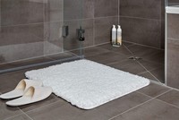 Wenko Badteppich Belize Weiß, 55 X 65 Cm, Badematte Flauschig, Fusselfrei