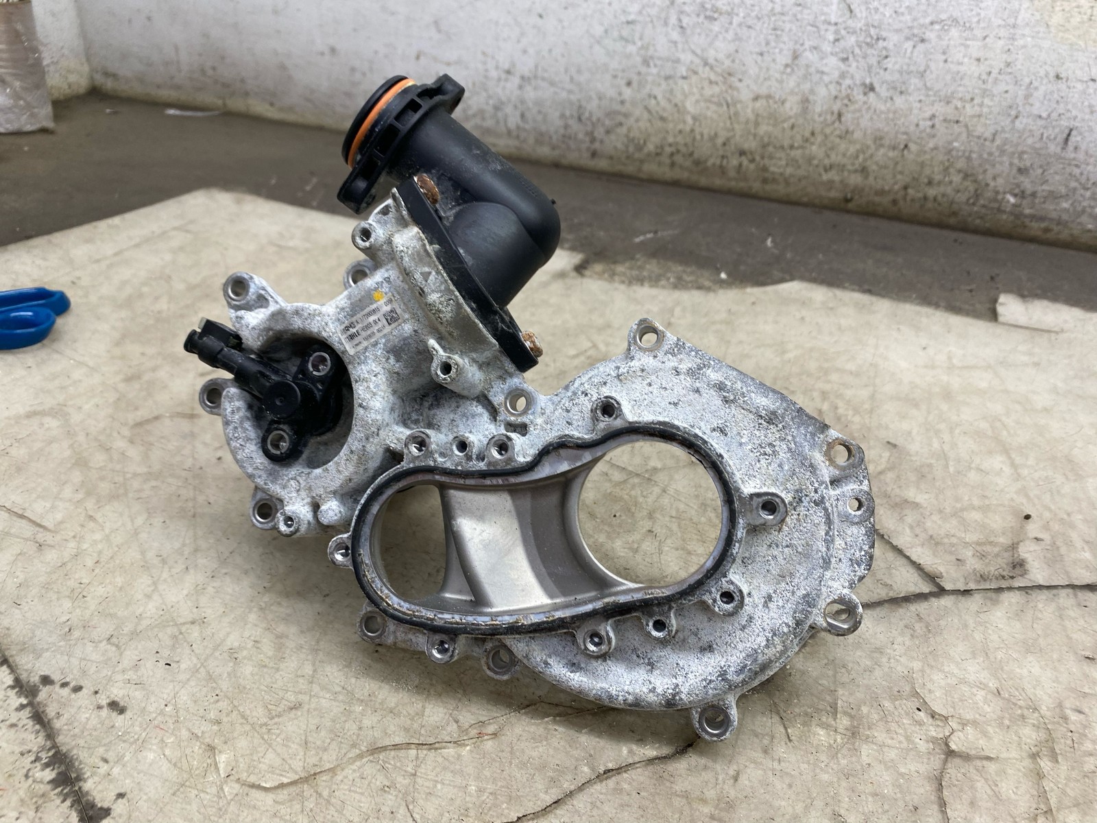 2020-2025 ASTON MARTIN DBX OEM 4.0L THERMOSTAT HEATER HOUSING 1772000815