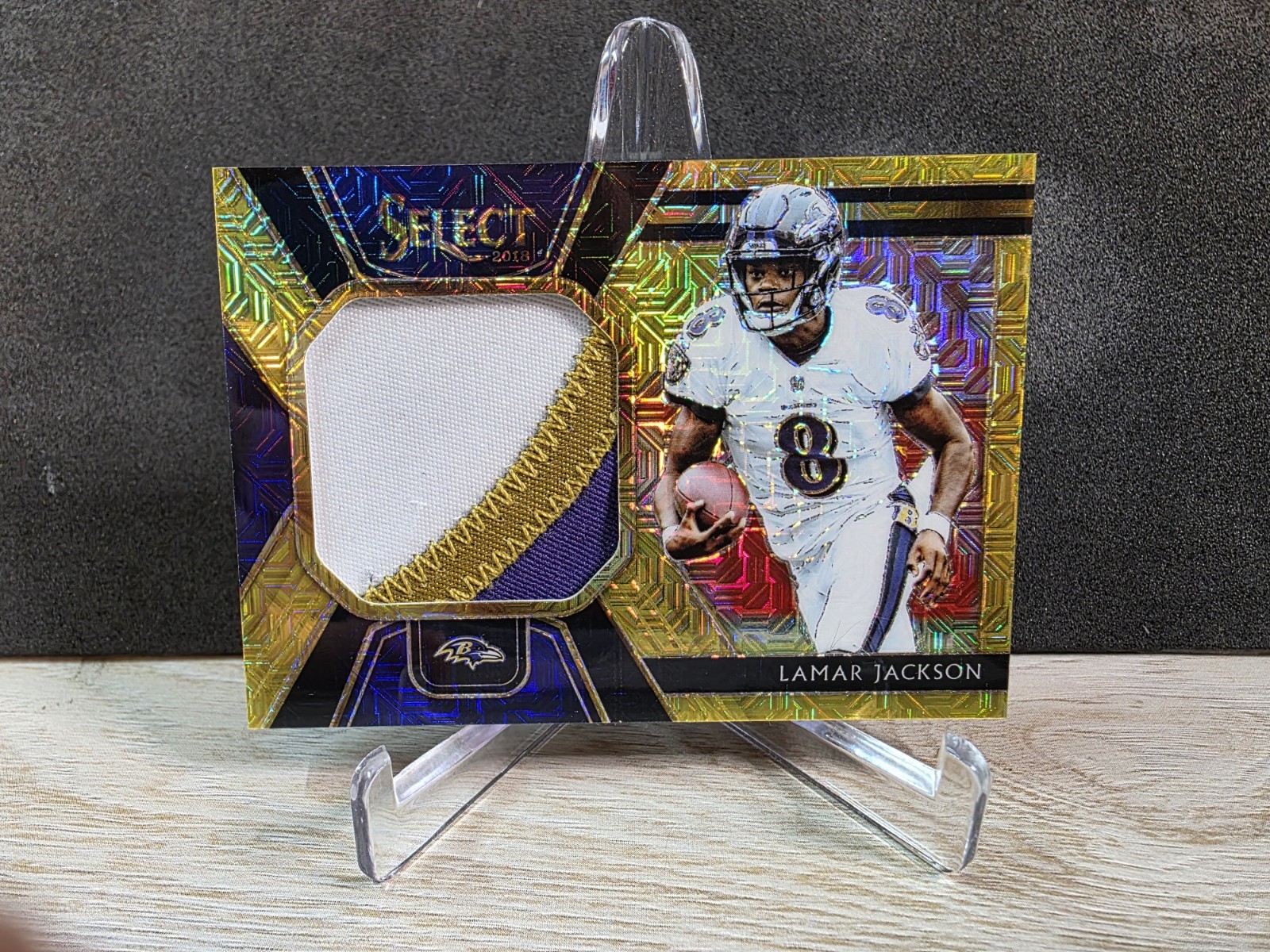 2018 Panini Select - Lamar Jackson - Jumbo Rookie Swatches Gold Prizm /10 - RC