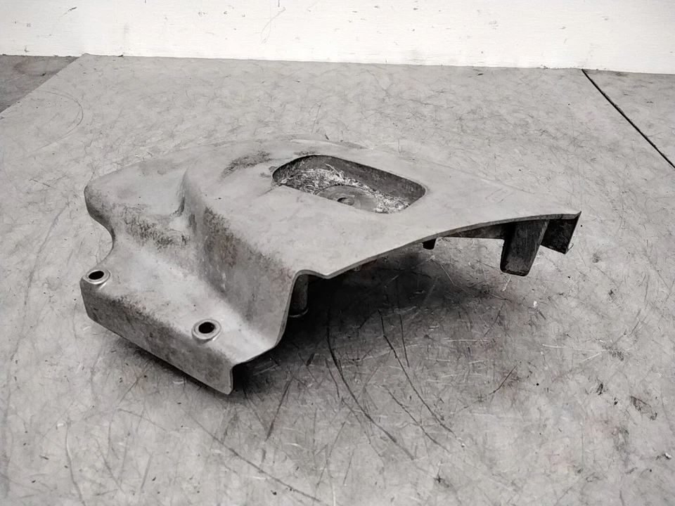 Kawasaki KZ400C 1978 cubierta de cadena de piñón de motor OEM Foto 3 de 4