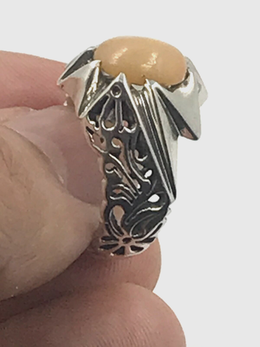 HANDMADE OPAL MEN'S SILVER RING WITH DESIGN ON BOTH SIDES أوبال محفور يدوياً - Picture 3 of 22