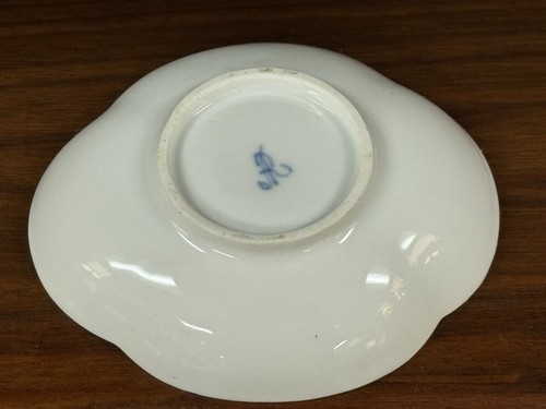 Pair of Helena Wolfsohn Augustus Rex Quatrefoil Porcelain Dishes Saucers - Picture 7 of 17