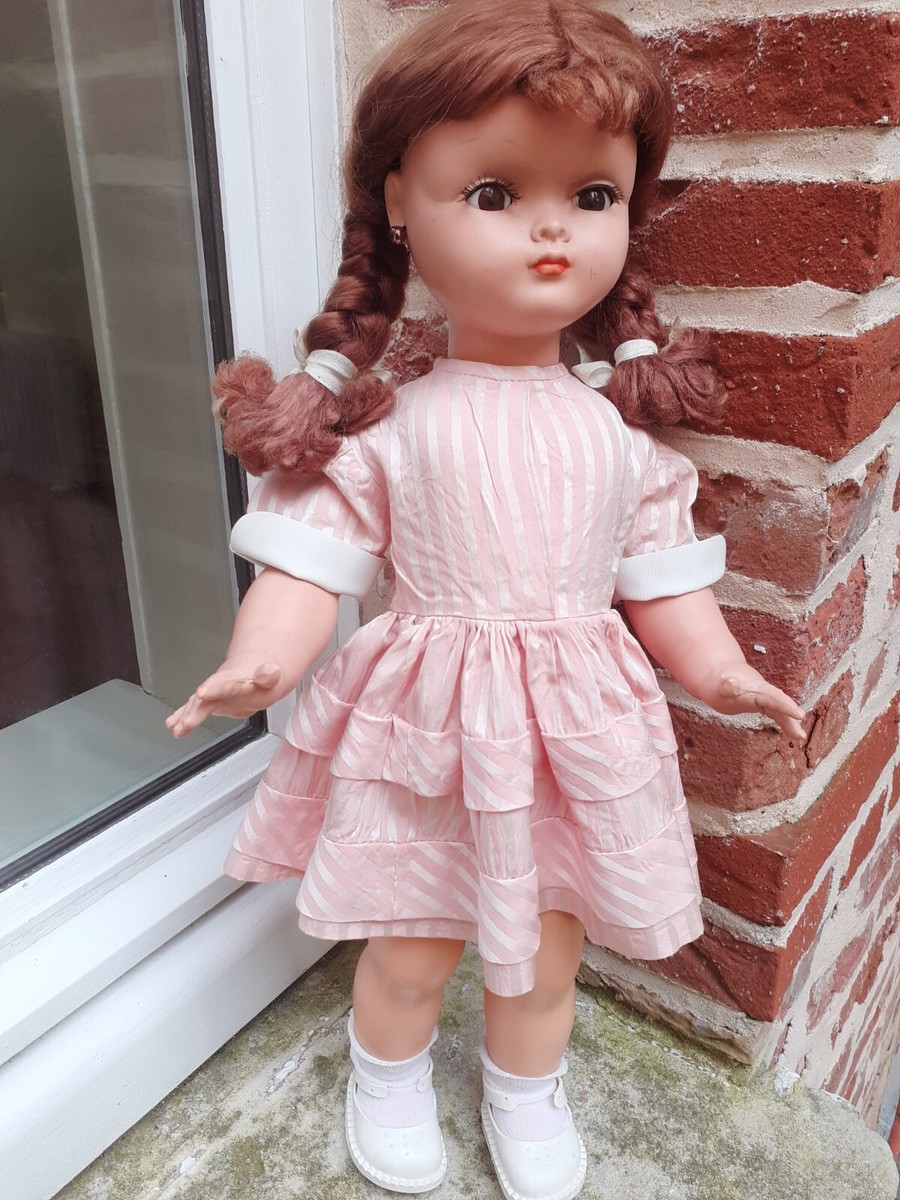 Poupée BELLA de 46 cm en RHODOID et ALKATENE