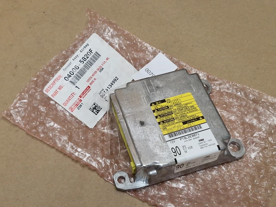 Toyota Corolla Verso Air Sensor ECU 040065820F PT8L2E0071 235731-102 891700F230 - Image 2 of 4