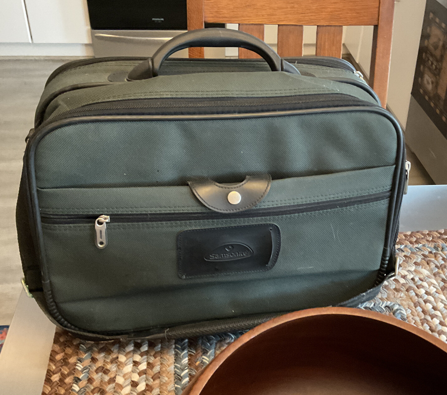 Samsonite Carry-On Luggage Tote, Green Canvas, Handles And Straps, nice-image