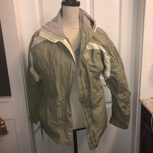 olive green north face jacket