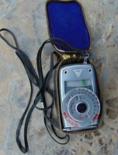 VINTAGE SEKONIC LIGHT METER  RARE MODEL  MADE IN JAPAN  LEATHER CASE/PURPLE