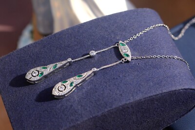 Collier Court Pendentif Argenté Style Belle Époque 1890 - Serti CZ Vert, Neuf Sans Emballage