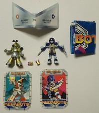 Figuras Hasbro Medabots Metabee vs. Nin-Ninja con cartas, dados y póster