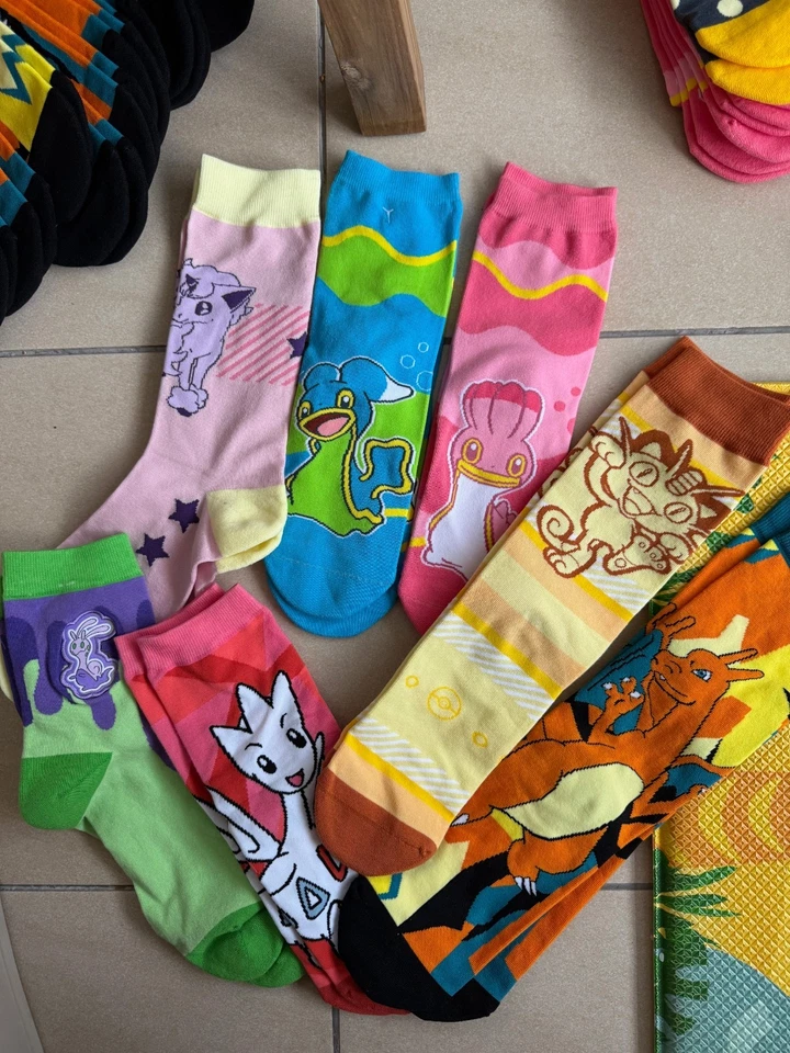 POKÉMON Pokemon Center crew socks