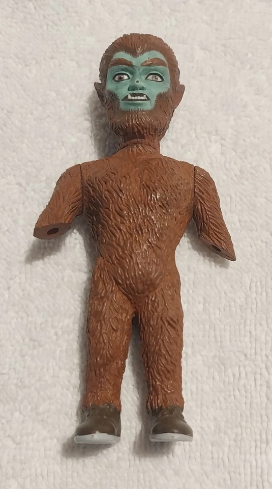 Boneca Woof Woof The Munsters Eddie’s 4,5” – Roupão xadrez - Braços raros faltando - Imagem 4 de 4