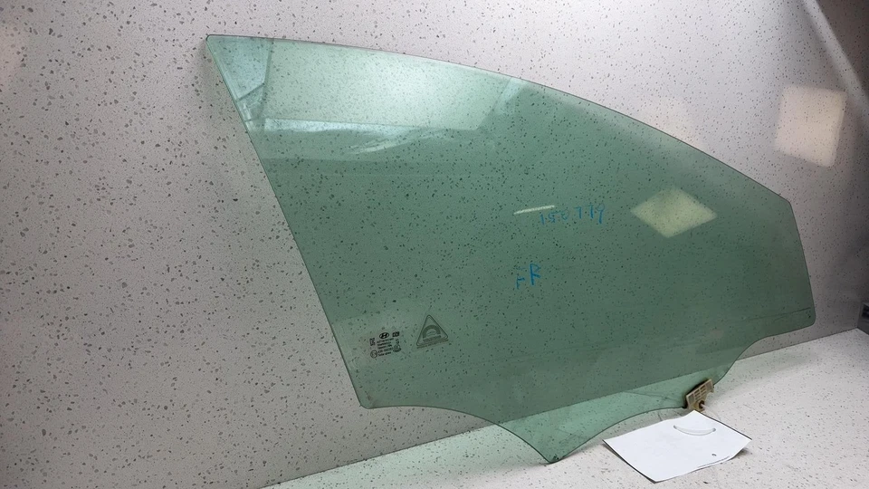2013 2014 2015 2016 2017 Hyundai HYUNDAI ELANTRA Right Front Door Glass/window - Image 2 of 4
