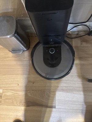 iRobot Roomba i7+ Robot Vacuum Cordless Bagless Wi-Fi Automatic Dirt Disposal