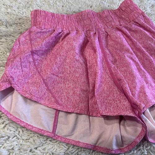 Lululemon Hotty hot shorts size 4 pink color - Picture 10 of 12