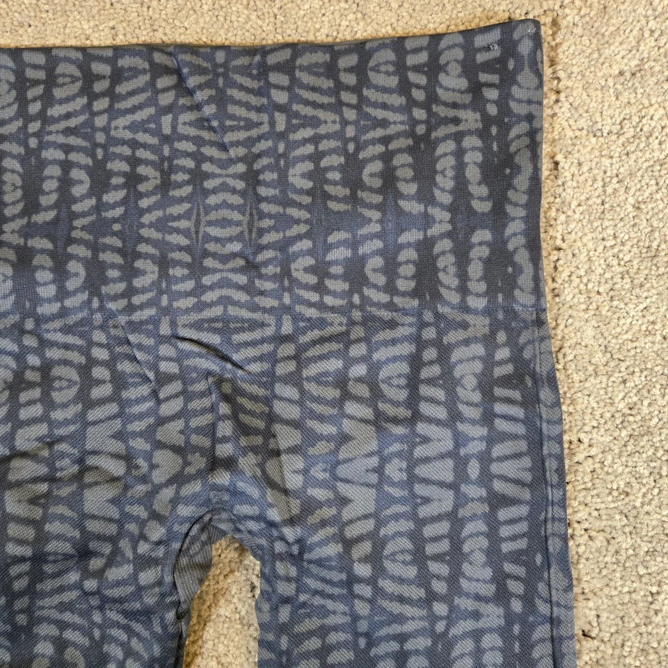 Leggings SPANX Look At Me Now Sin Costuras Indigo Geo Estampado Talla Pequeña Foto 4 de 4