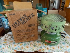 Vintage Coleman Catalytic Heater Avocado Green Model 512A708 Original Box LOOK