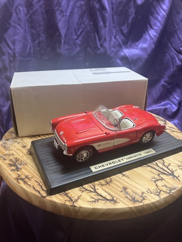 1:18 SCALE DIE CAST 1957 CHEVROLET CORVETTE ROAD TOUGH COLLECTION - Picture 11 of 12