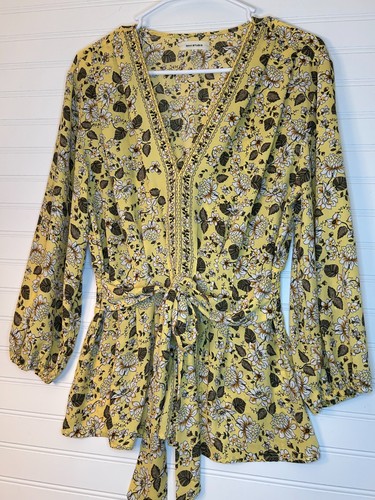 MAX STUDIO Women's L Yellow Floral V Neck 3/4 Sleeve Blouse Ruch Waist Tie - Picture 2 of 8